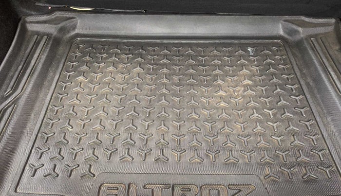 2022 Tata ALTROZ XZA PLUS, Petrol, Automatic, 16,412 km, Boot Inside