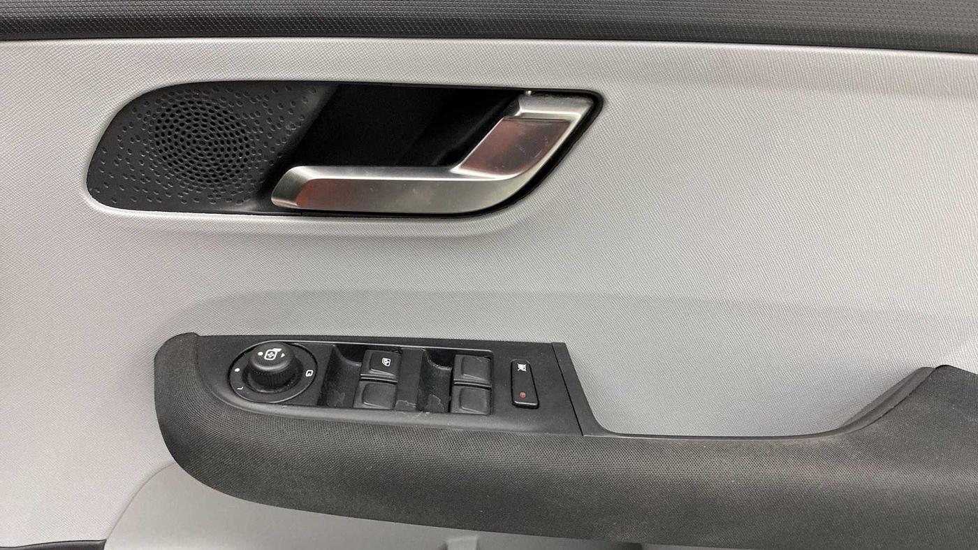 2021 Tata ALTROZ XZ PETROL, CNG, Manual, 37,608 km, Driver Side Door Panels Control