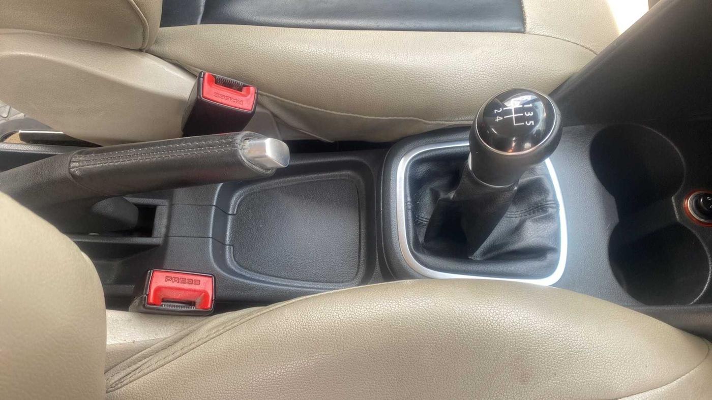 2014 Volkswagen Polo HIGHLINE1.2L, Petrol, Manual, 46,556 km, Gear Lever