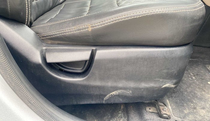 2019 Hyundai NEW SANTRO SPORTZ CNG, CNG, Manual, 46,435 km, Driver Side Adjustment Panel