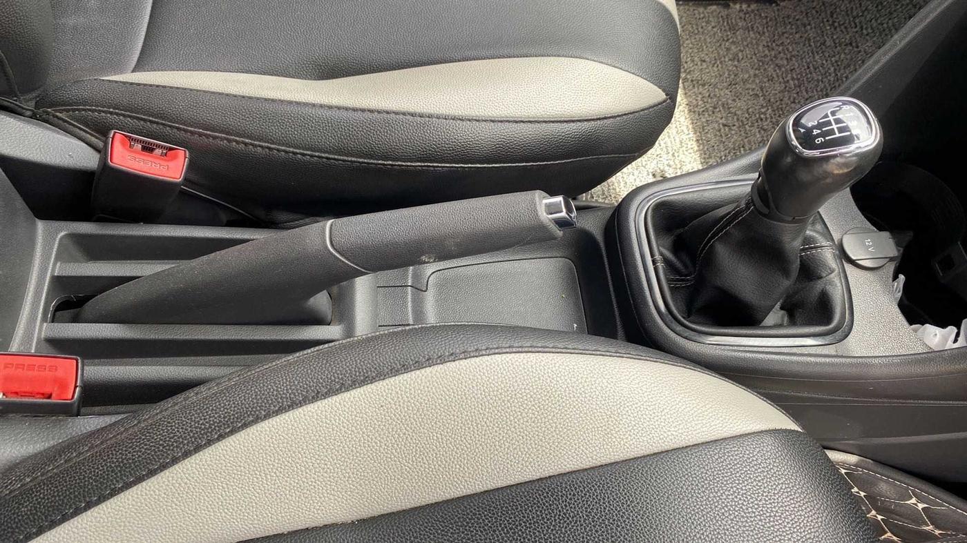 2021 Skoda Rapid AMBITION TSI, Petrol, Manual, 29,197 km, Gear Lever