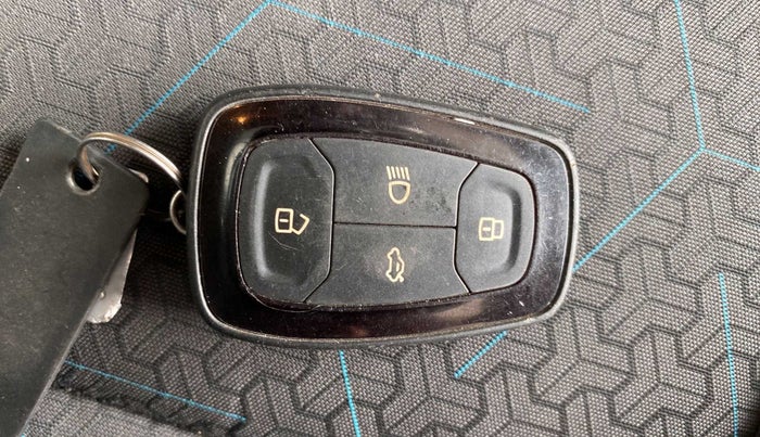 2021 Tata PUNCH CREATIVE  iRA PACK AMT, Petrol, Automatic, 43,292 km, Key Close Up