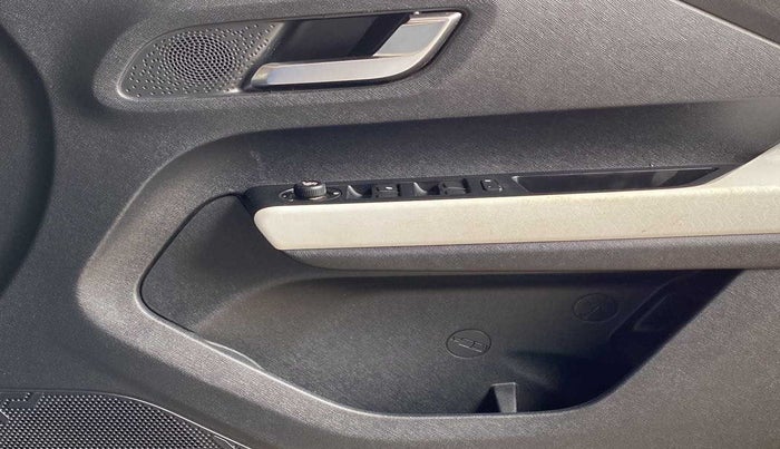 2021 Tata PUNCH CREATIVE  iRA PACK AMT, Petrol, Automatic, 43,292 km, Driver Side Door Panels Control