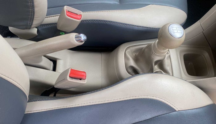 2016 Maruti Swift Dzire ZXI, Petrol, Manual, 57,272 km, Gear Lever