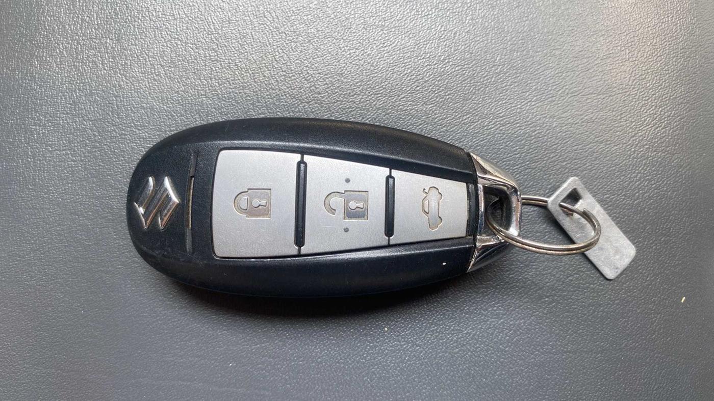 2016 Maruti Swift Dzire ZXI, Petrol, Manual, 57,272 km, Key Close Up