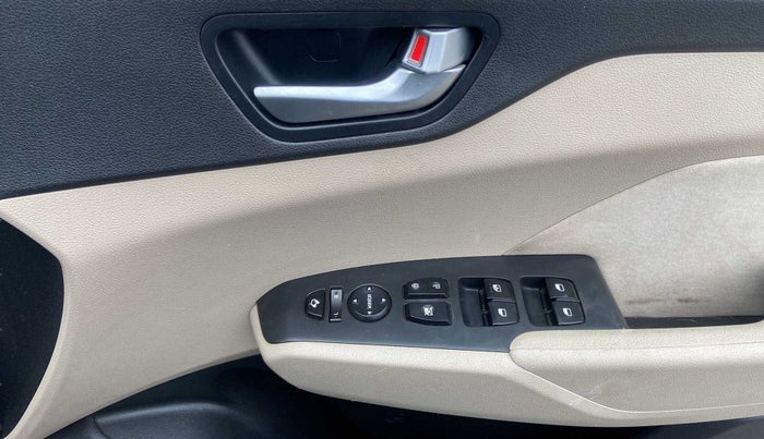 2019 Hyundai Verna 1.6 VTVT SX, Petrol, Manual, 27,239 km, Driver Side Door Panels Control