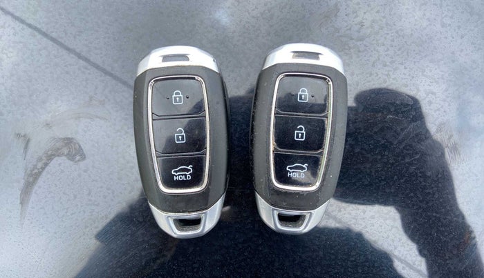 2019 Hyundai Verna 1.6 VTVT SX, Petrol, Manual, 27,239 km, Key Close Up