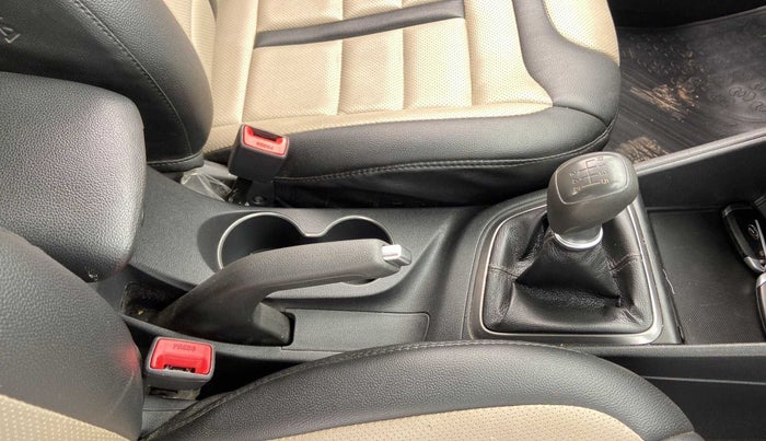 2019 Hyundai Verna 1.6 VTVT SX, Petrol, Manual, 27,239 km, Gear Lever