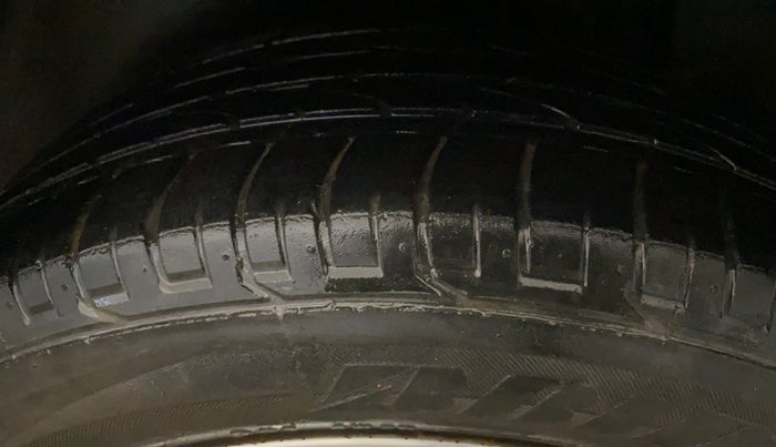 2016 Hyundai Creta SX PLUS AT 1.6 PETROL, Petrol, Automatic, 93,925 km, Left Rear Tyre Tread