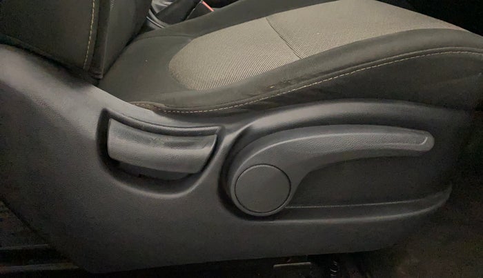 2016 Hyundai Creta SX PLUS AT 1.6 PETROL, Petrol, Automatic, 93,925 km, Driver Side Adjustment Panel