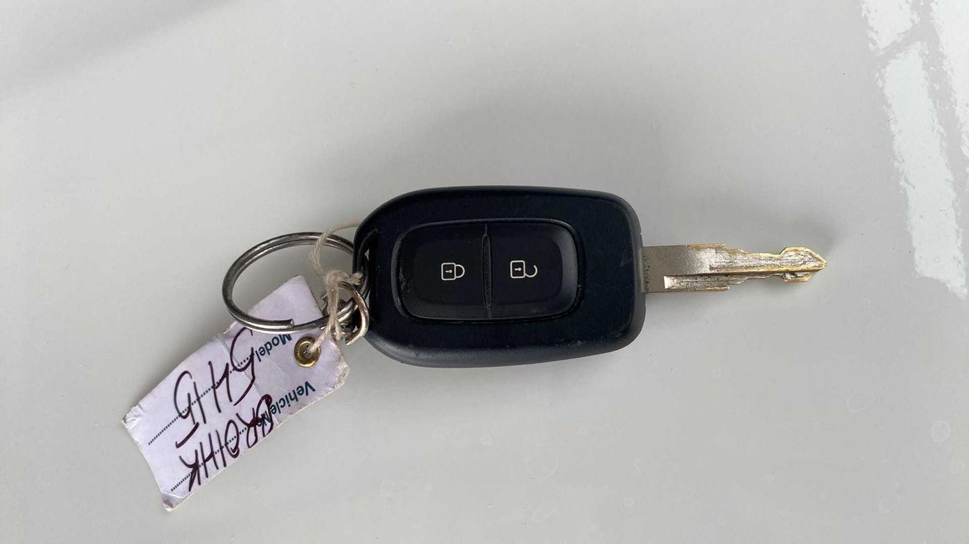2017 Renault Kwid RXT 1.0 AMT (O), Petrol, Automatic, 19,751 km, Key Close Up