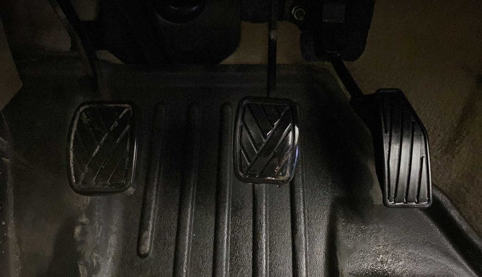 2022 Maruti Dzire ZXI CNG, CNG, Manual, 47,217 km, Pedals