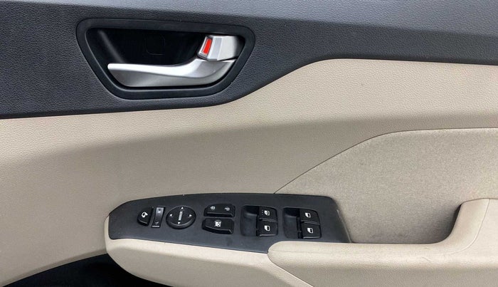 2020 Hyundai Verna SX 1.5 VTVT, Petrol, Manual, 41,991 km, Driver Side Door Panels Control