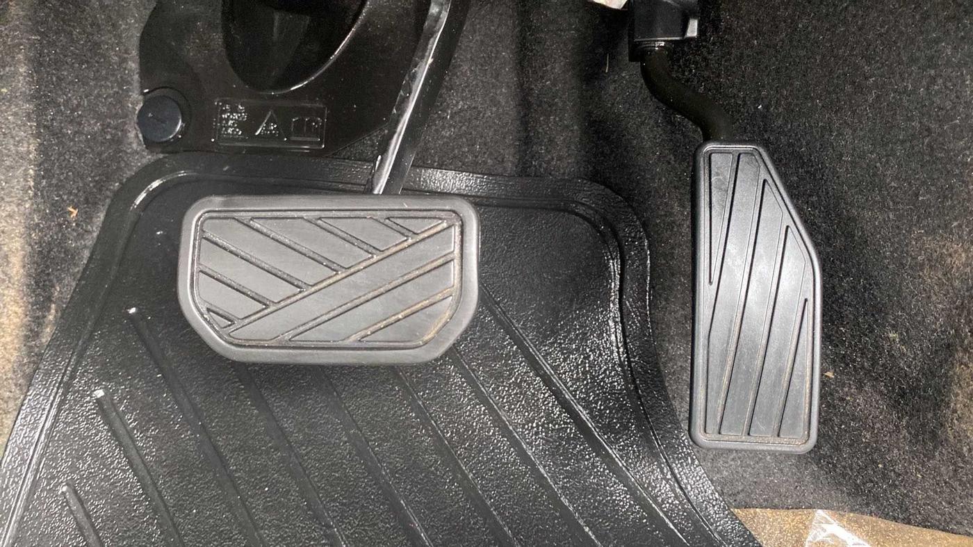 2021 Maruti IGNIS ZETA 1.2 AMT, Petrol, Automatic, 14,619 km, Pedals