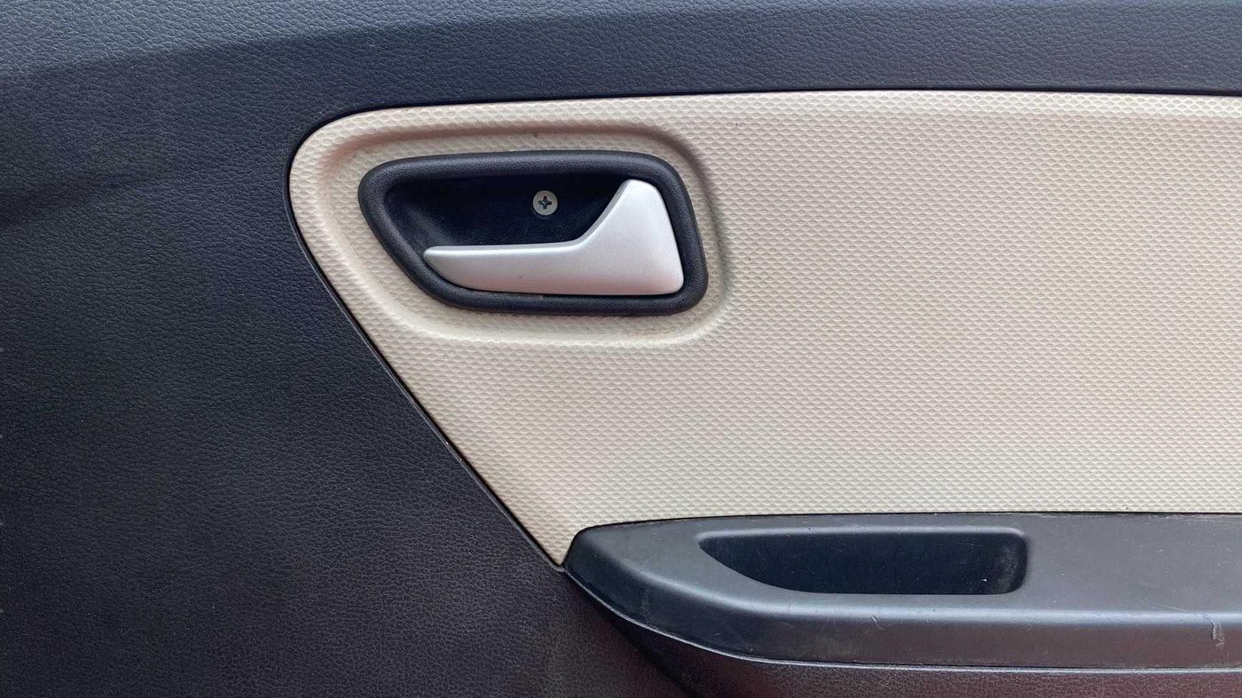 2020 Maruti Alto LXI, Petrol, Manual, 20,039 km, Driver Side Door Panels Control