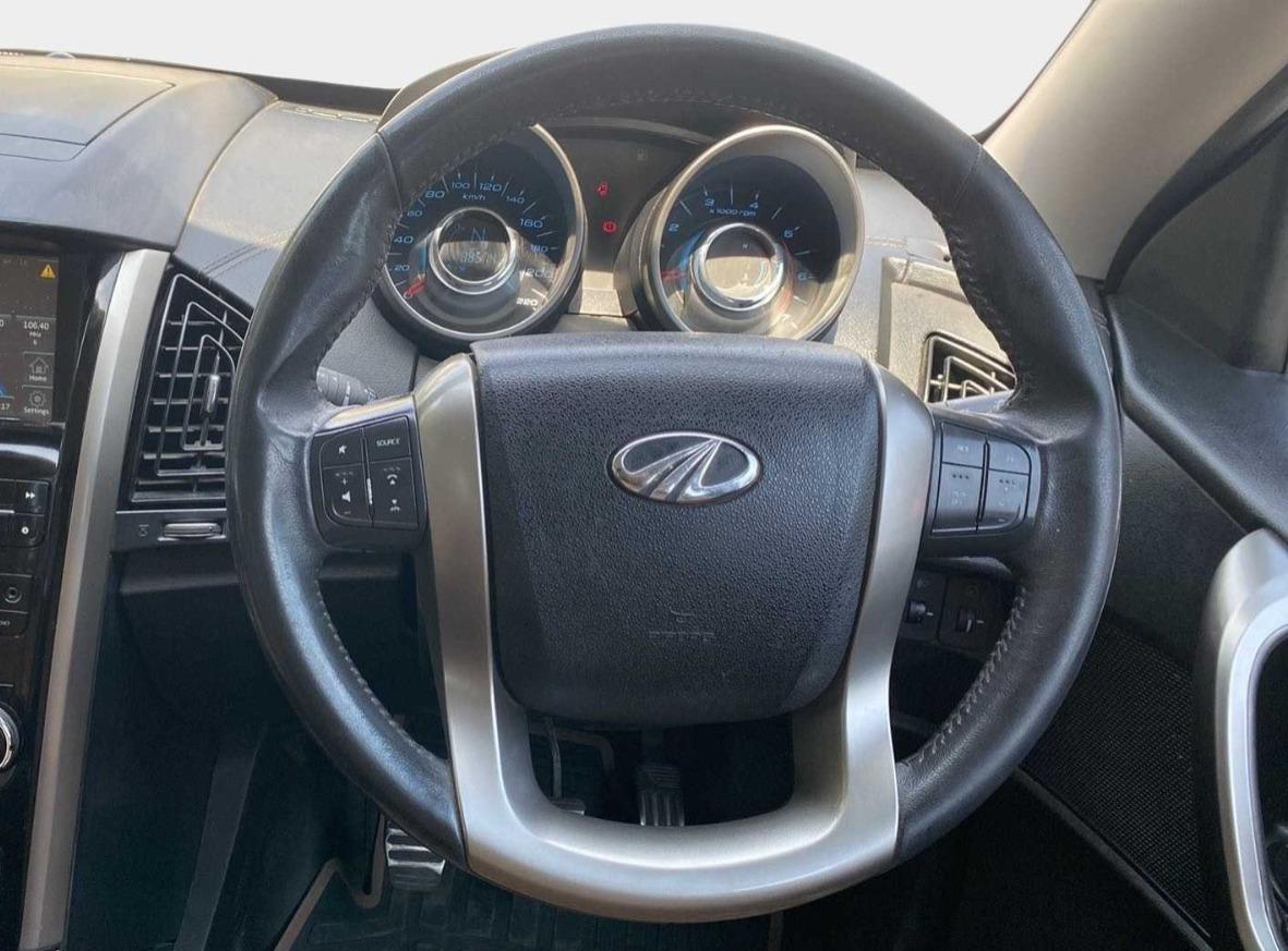 2019 Mahindra XUV500 W11, Diesel, Manual, 88,544 km, Steering Wheel Close Up