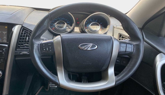 2019 Mahindra XUV500 W11, Diesel, Manual, 88,544 km, Steering Wheel Close Up
