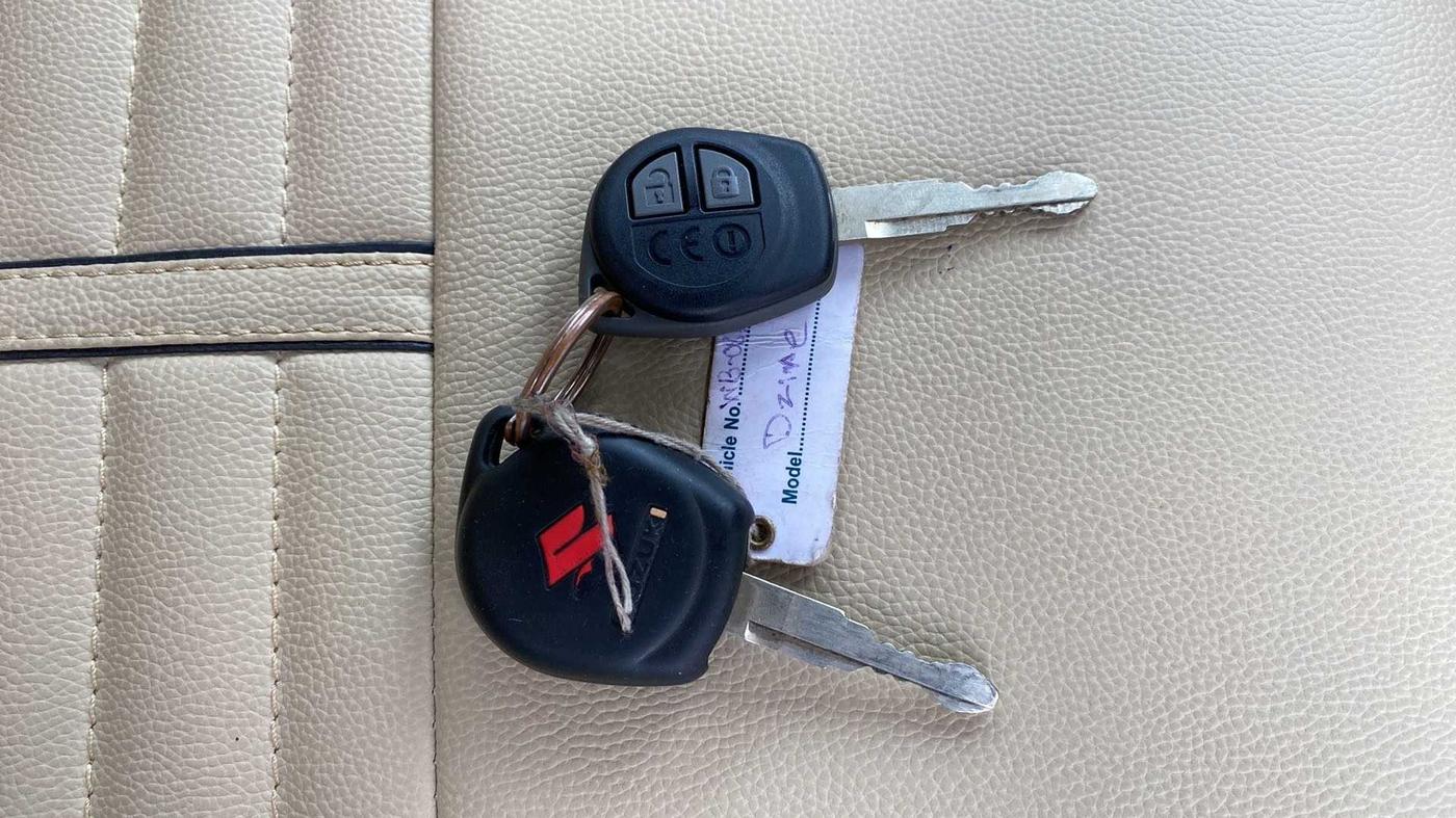 2017 Maruti Dzire VXI, Petrol, Manual, 54,307 km, Key Close Up