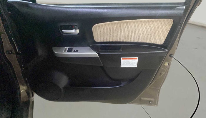 2017 Maruti Wagon R 1.0 LXI CNG, CNG, Manual, 8,367 km, Driver Side Door Panels Control