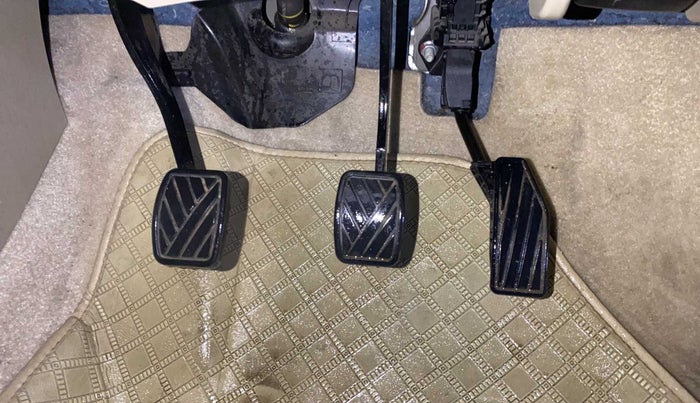 2019 Maruti Ertiga VXI SHVS, Petrol, Manual, 38,610 km, Pedals