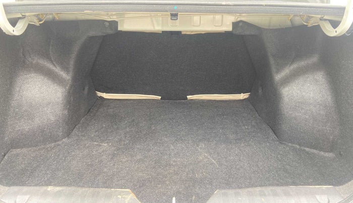 2017 Maruti Ciaz DELTA 1.4 MT PETROL, Petrol, Manual, 16,942 km, Boot Inside