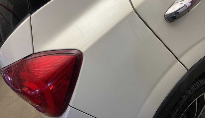 2020 Mahindra XUV300 W8 (O) 1.2 PETROL, Petrol, Manual, 31,731 km, Right quarter panel - Minor scratches