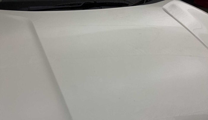 2020 Mahindra XUV300 W8 (O) 1.2 PETROL, Petrol, Manual, 31,731 km, Bonnet (hood) - Slightly dented