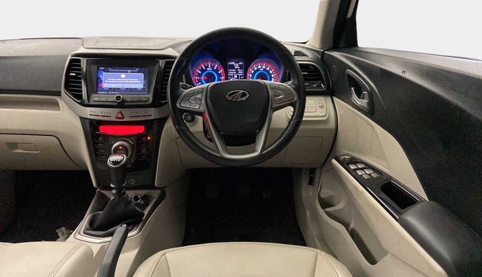2020 Mahindra XUV300 W8 (O) 1.2 PETROL, Petrol, Manual, 31,731 km, Steering Wheel Close Up