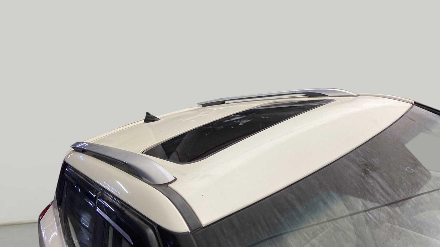2020 Mahindra XUV300 W8 (O) 1.2 PETROL, Petrol, Manual, 31,731 km, Roof