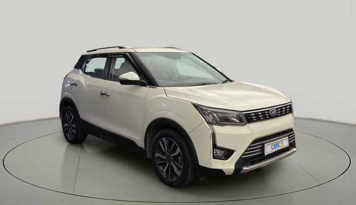 2020 Mahindra XUV300 W8 (O) 1.2 PETROL, Petrol, Manual, 31,731 km, Right Front Diagonal