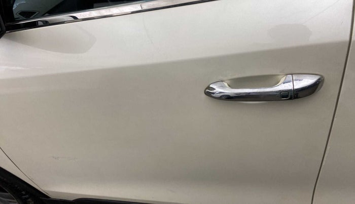 2020 Mahindra XUV300 W8 (O) 1.2 PETROL, Petrol, Manual, 31,731 km, Front passenger door - Minor scratches