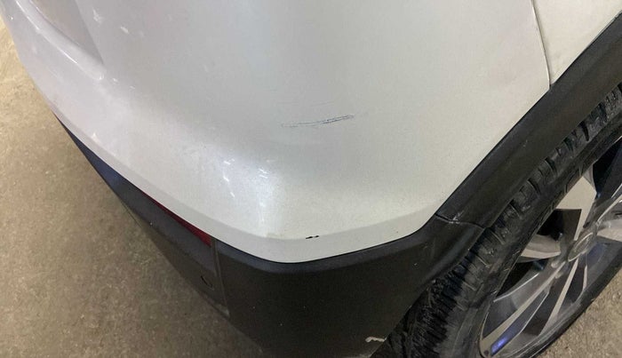 2020 Mahindra XUV300 W8 (O) 1.2 PETROL, Petrol, Manual, 31,731 km, Rear bumper - Minor scratches