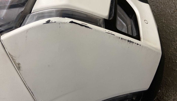 2020 Mahindra XUV300 W8 (O) 1.2 PETROL, Petrol, Manual, 31,731 km, Front bumper - Minor scratches