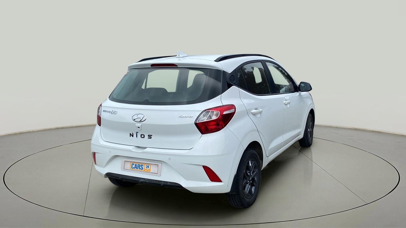 2022 Hyundai GRAND I10 NIOS SPORTZ 1.2 KAPPA VTVT, Petrol, Manual, 7,103 km, Right Back Diagonal