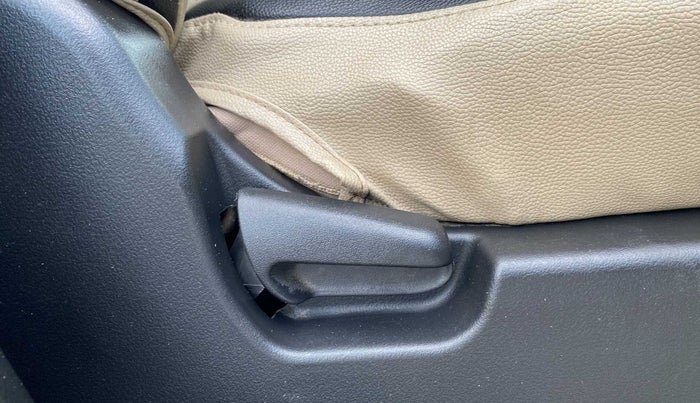 2018 Maruti Wagon R 1.0 VXI (O) AMT, Petrol, Automatic, 33,841 km, Driver Side Adjustment Panel