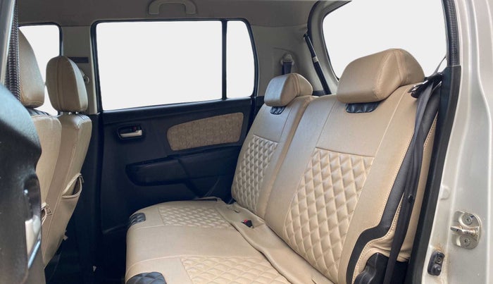 2018 Maruti Wagon R 1.0 VXI (O) AMT, Petrol, Automatic, 33,841 km, Right Side Rear Door Cabin