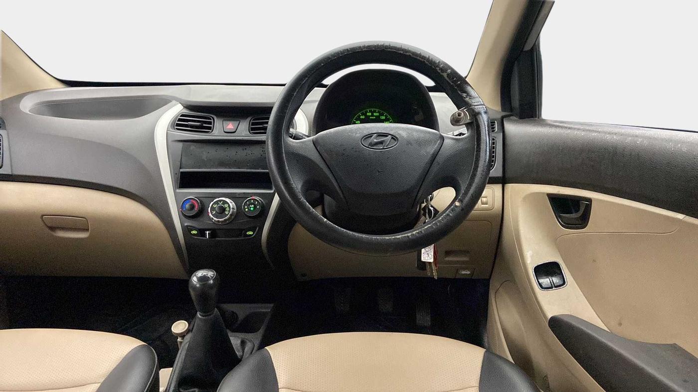 2017 Hyundai Eon ERA +, Petrol, Manual, 54,582 km, Steering Wheel Close Up