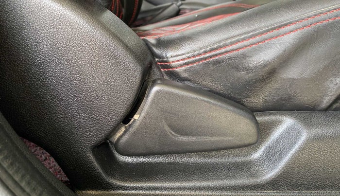 2021 Renault Kwid RXT 0.8, Petrol, Manual, 29,042 km, Driver Side Adjustment Panel