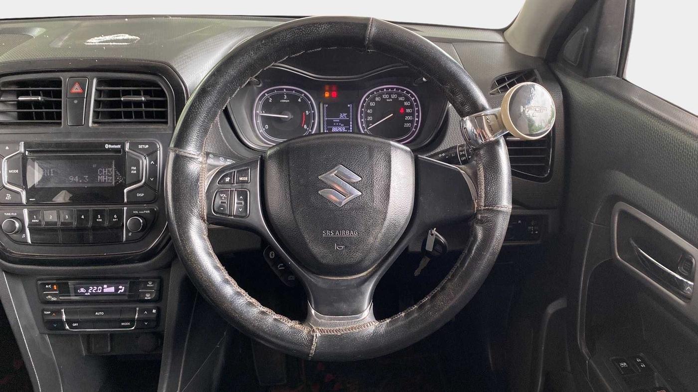 2016 Maruti Vitara Brezza ZDI, Diesel, Manual, 88,620 km, Steering Wheel Close Up