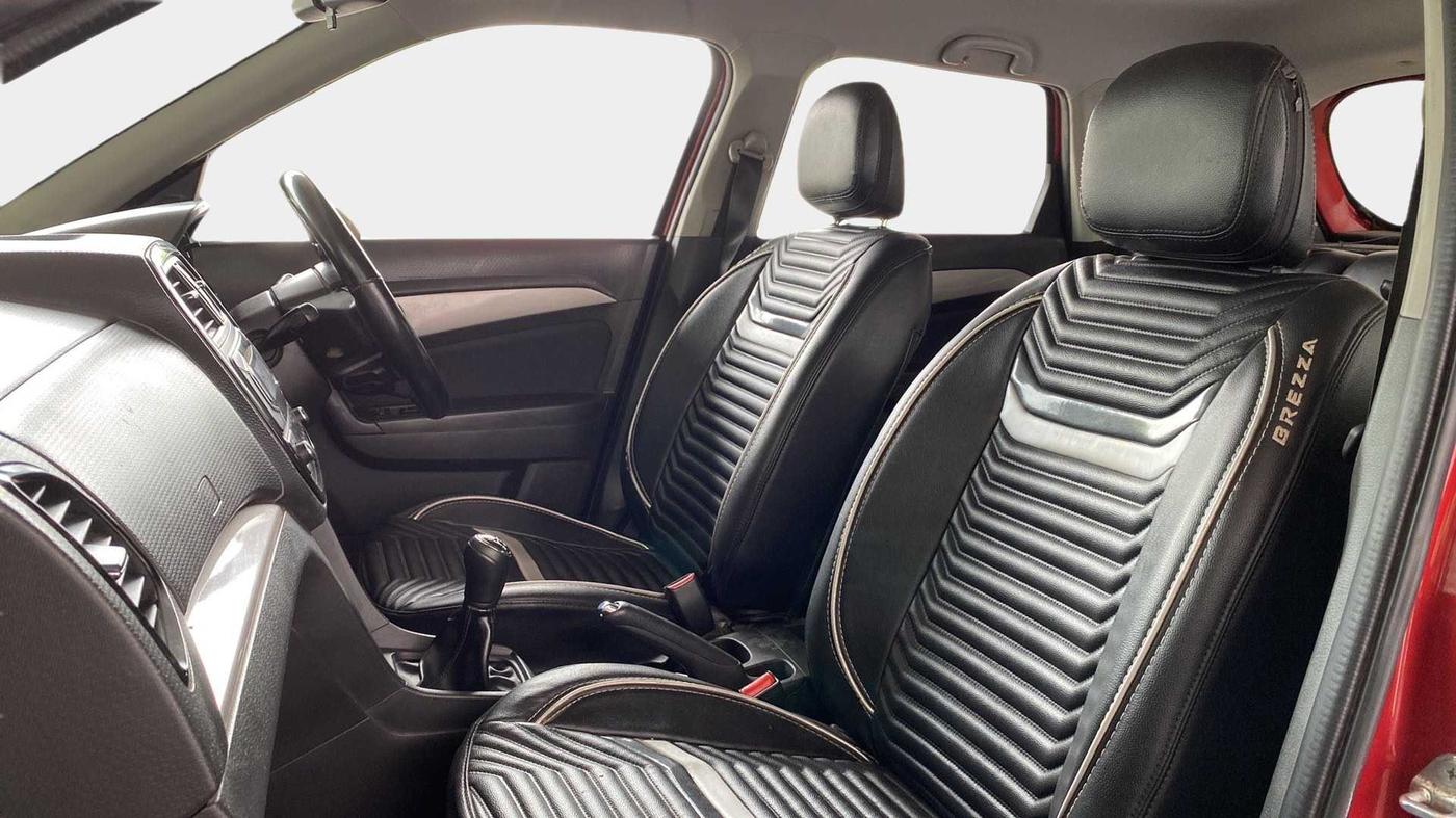 2016 Maruti Vitara Brezza ZDI, Diesel, Manual, 88,620 km, Right Side Front Door Cabin
