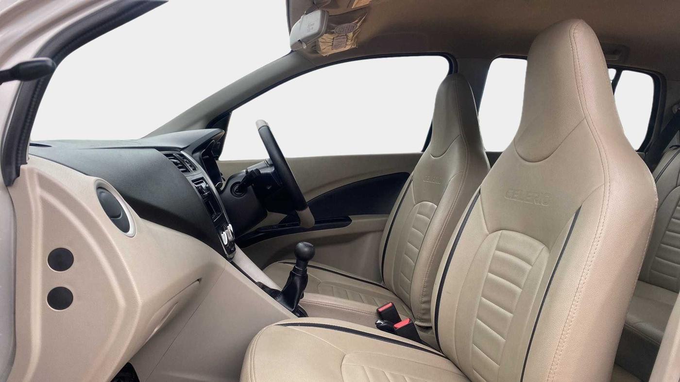 2017 Maruti Celerio VXI, Petrol, Manual, 42,178 km, Right Side Front Door Cabin