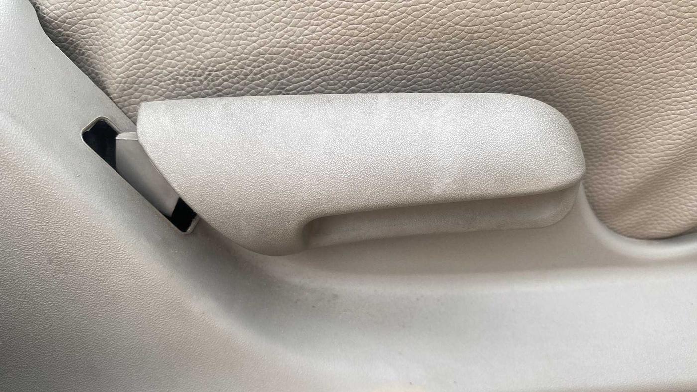 2017 Maruti Celerio VXI, Petrol, Manual, 42,178 km, Driver Side Adjustment Panel