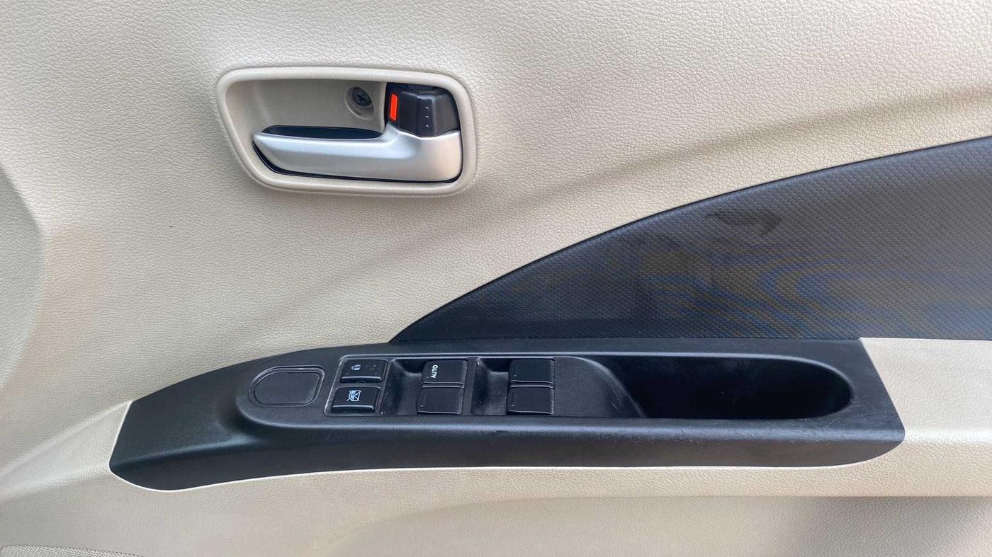 2017 Maruti Celerio VXI, Petrol, Manual, 42,178 km, Driver Side Door Panels Control