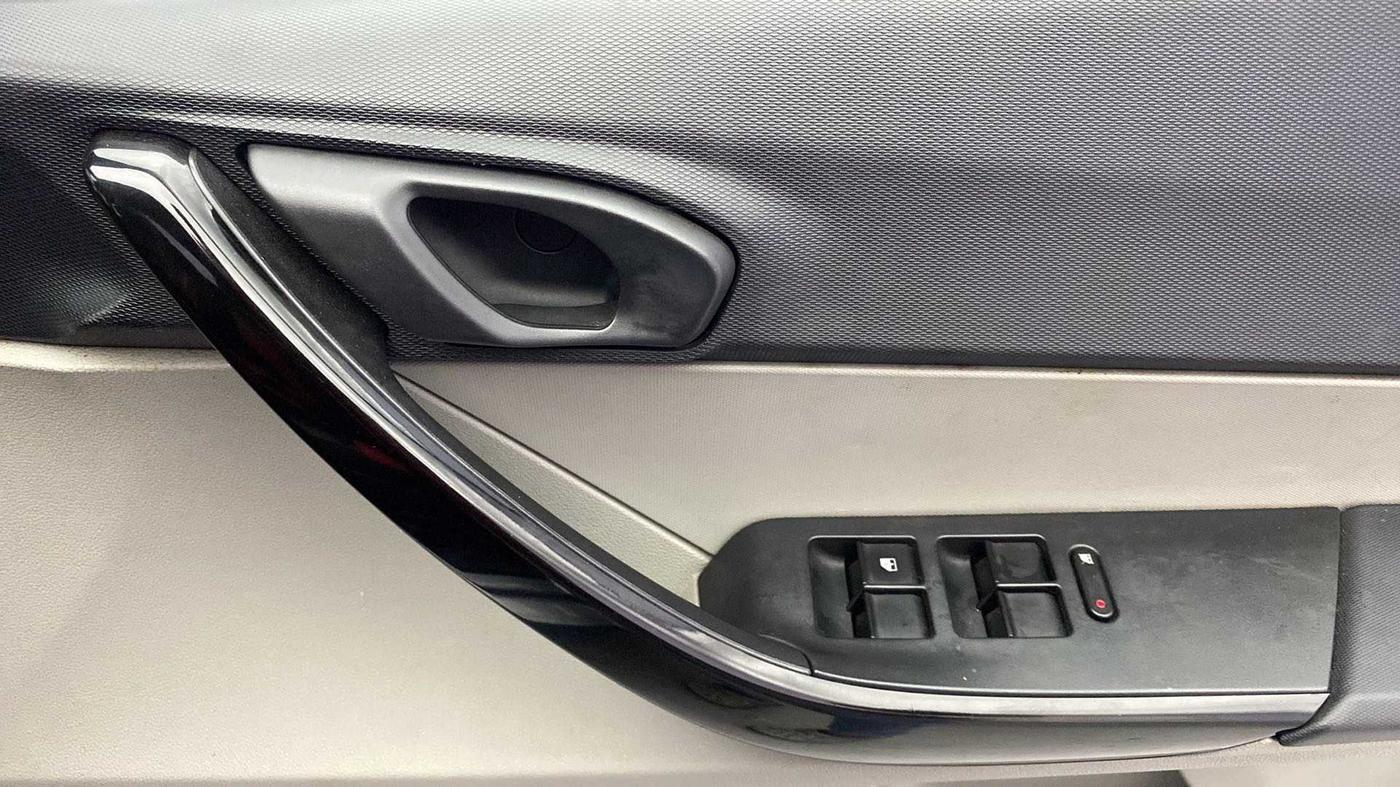 2019 Tata Tiago XZ PETROL, Petrol, Manual, 35,351 km, Driver Side Door Panels Control