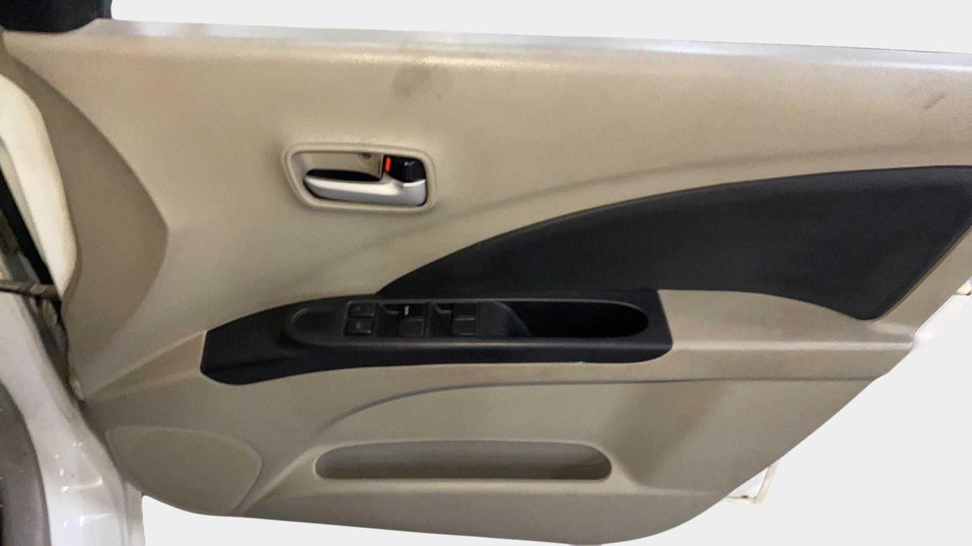 2014 Maruti Celerio VXI, Petrol, Manual, 71,820 km, Driver Side Door Panels Control