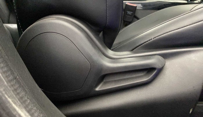 2022 Tata NEXON XZ PLUS (O) PETROL DARK EDITION, Petrol, Manual, 14,944 km, Driver Side Adjustment Panel