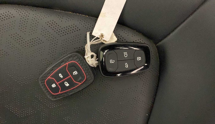 2022 Tata NEXON XZ PLUS (O) PETROL DARK EDITION, Petrol, Manual, 14,944 km, Key Close Up
