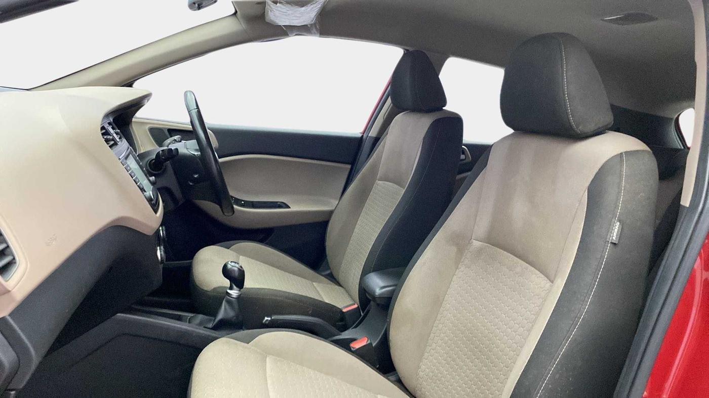 2017 Hyundai Elite i20 ASTA 1.2 (O), Petrol, Manual, 49,701 km, Right Side Front Door Cabin