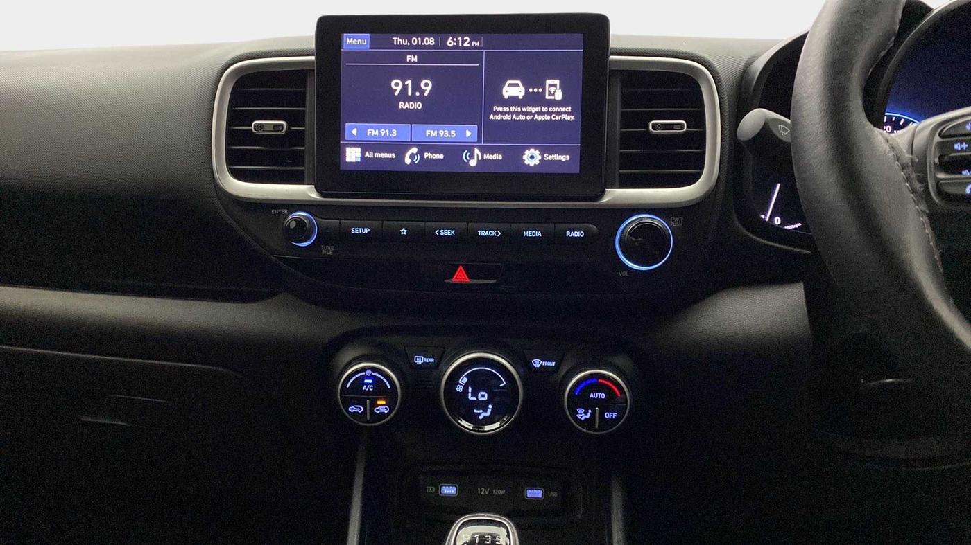 2022 Hyundai VENUE SX 1.0 TURBO, Petrol, Manual, 28,439 km, Steering Wheel Close Up