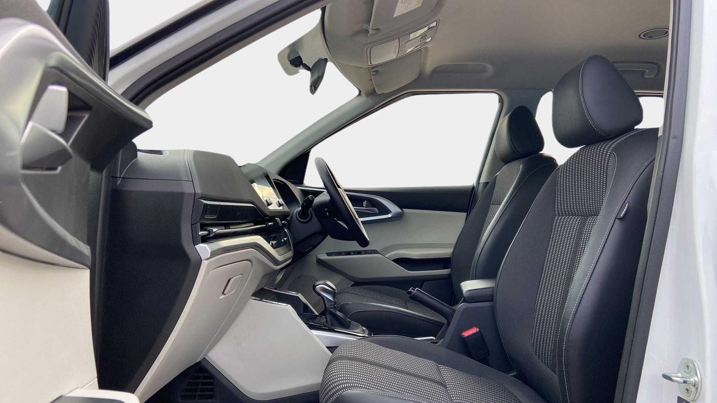 2022 KIA CARENS PRESTIGE PLUS 1.4 PETROL DCT 7 STR, Petrol, Automatic, 17,371 km, Right Side Front Door Cabin
